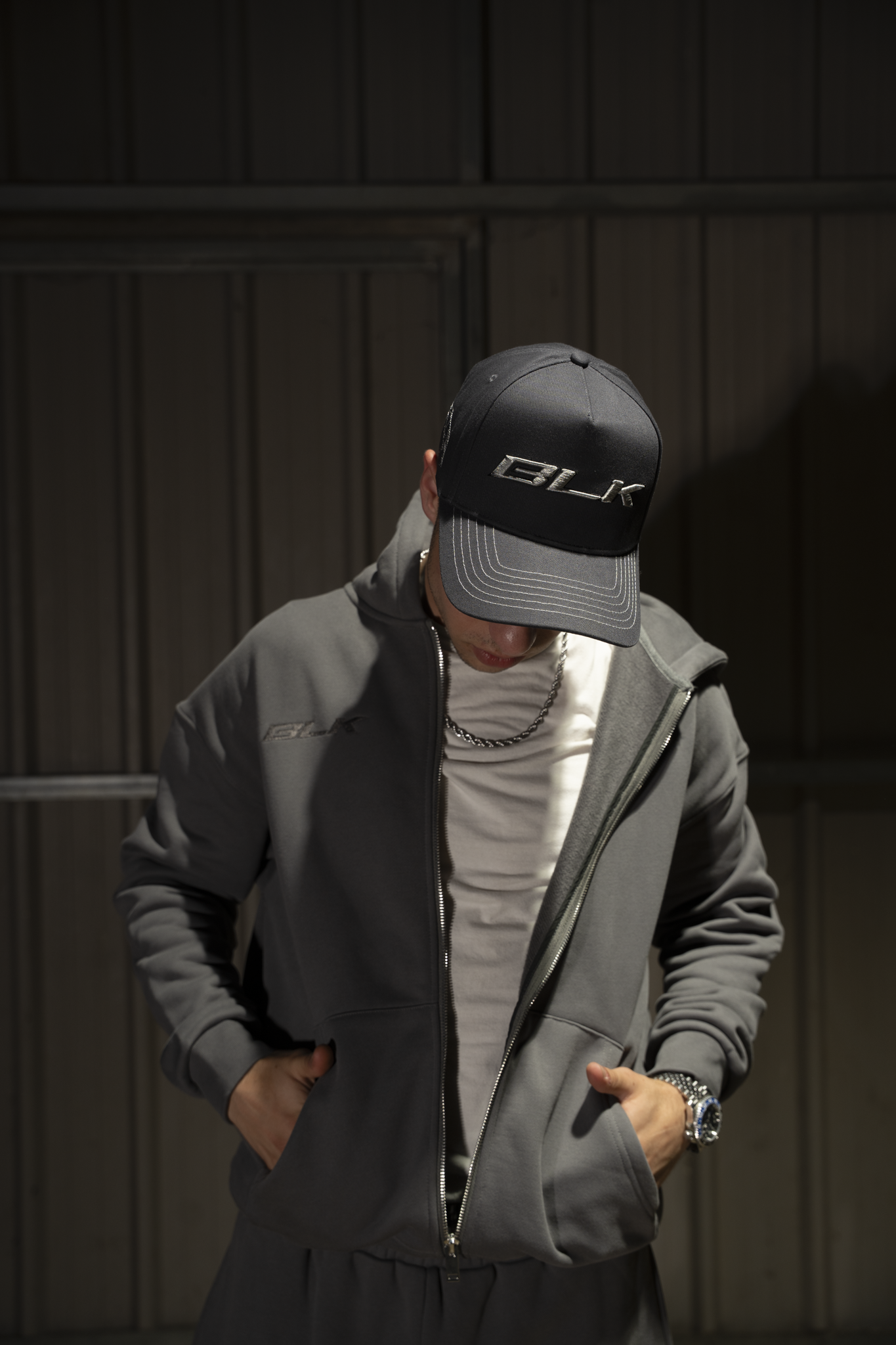 GORRA GRIS BLK